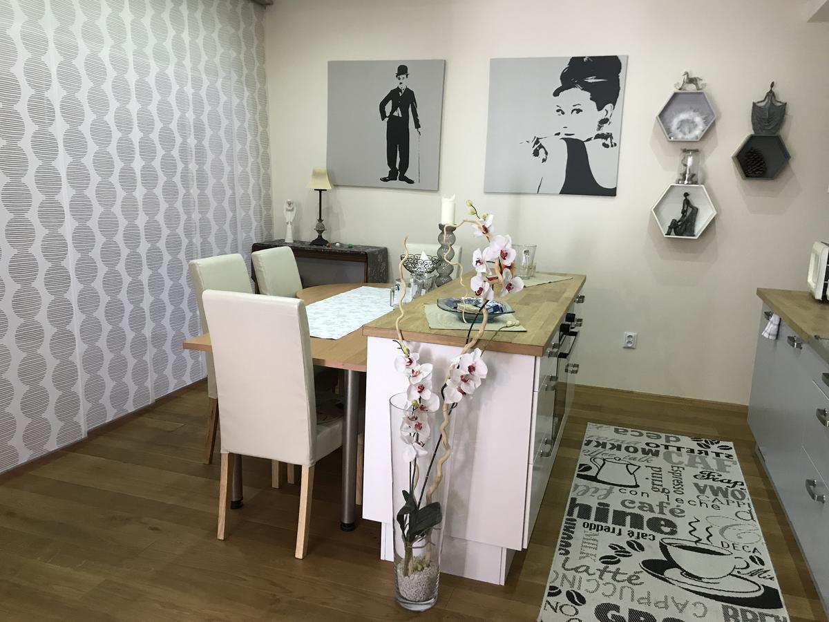 Penzion Pohoda Apartment Lednice Bagian luar foto